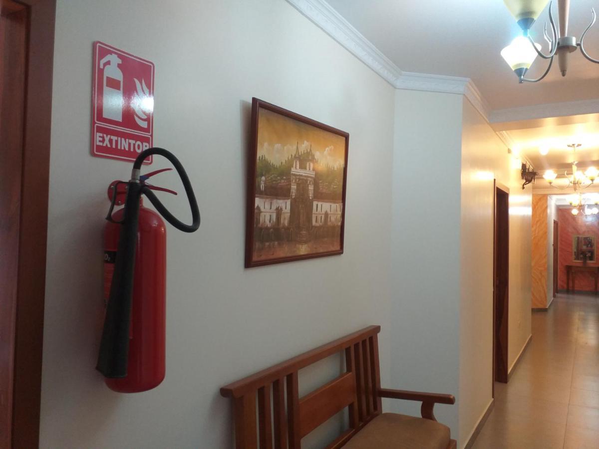 Hostal Resto - Bar "El Penon" Alausi Ngoại thất bức ảnh